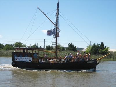 Pirates of Lewes Expeditions.  Photo Credit: www.Beach-Fun.com.